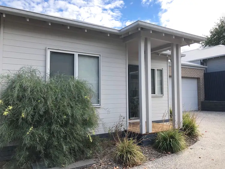 1 Ruby Close