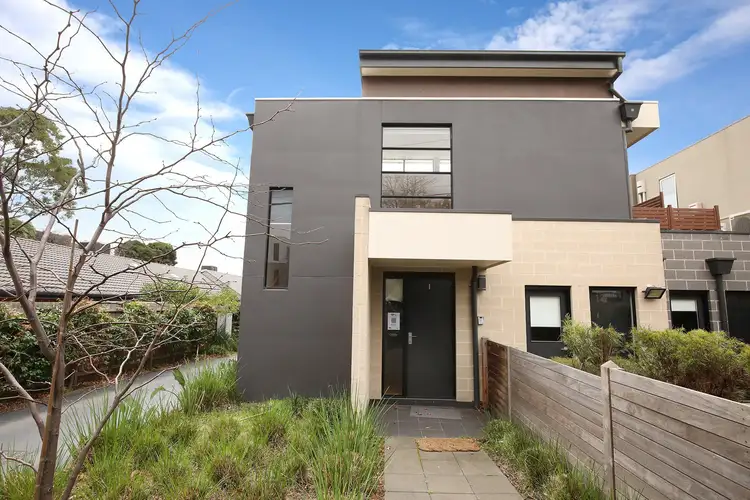 1/90 Thames Street