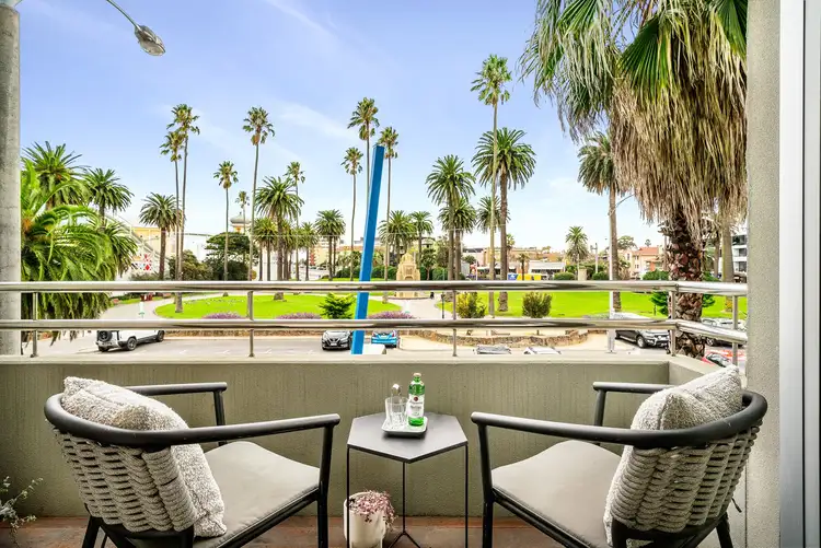 UNIT 110/2 CHAUCER STREET, St Kilda VIC 3182
