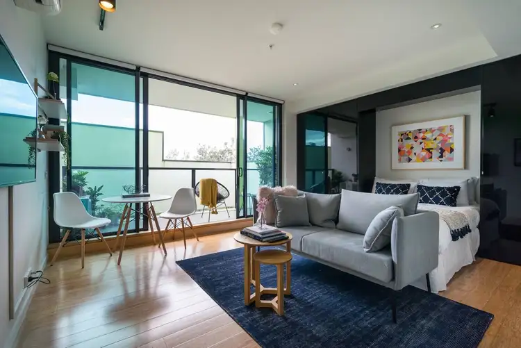 UNIT 202/2 CHAUCER STREET, St Kilda VIC 3182