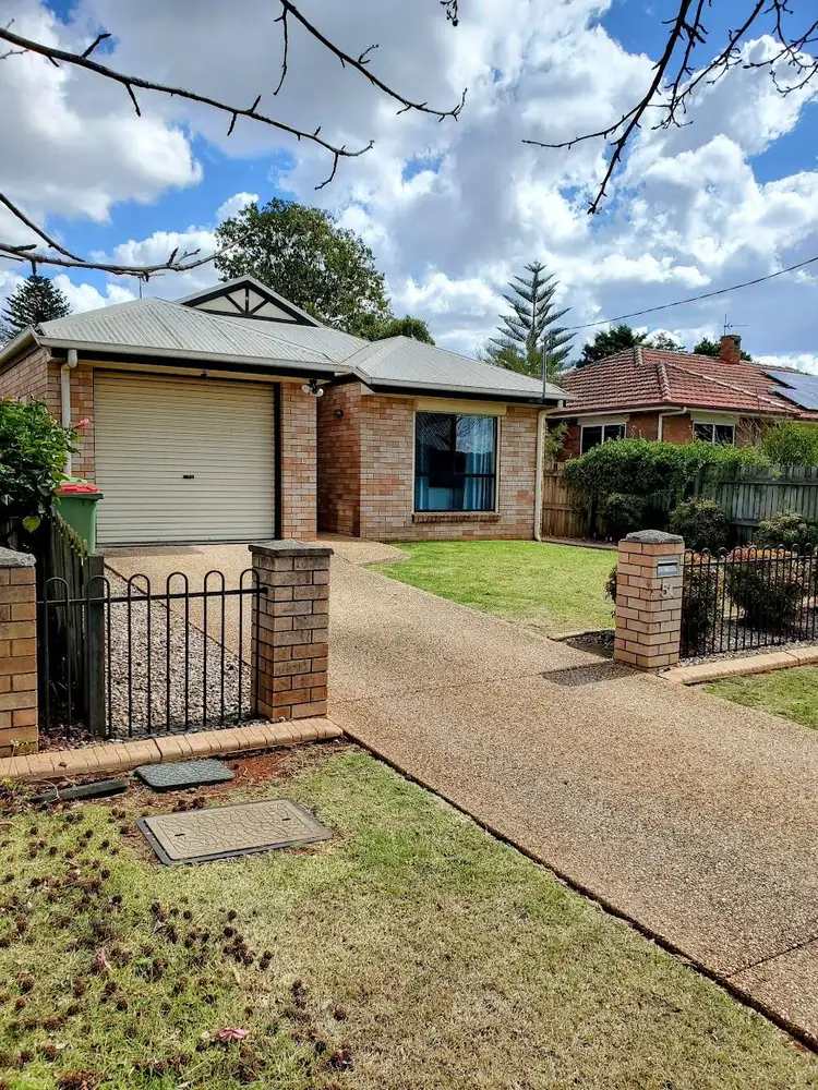 5A HOPE STREET, Newtown QLD 4350