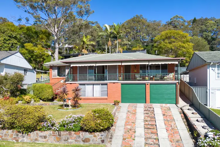 19 IAN STREET, Eleebana NSW 2282