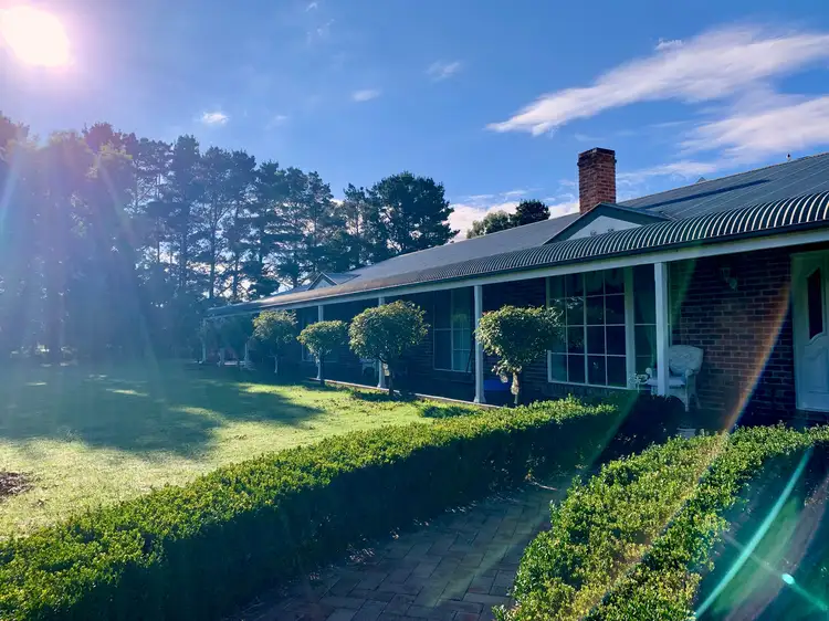 15 GOSTWYCK ROAD, Uralla NSW 2358