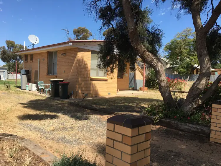 12 MESSINES STREET, Nandaly VIC 3533