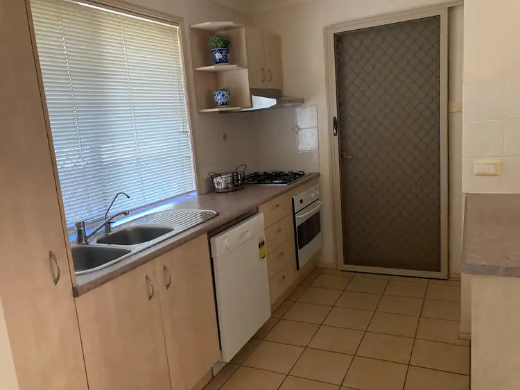 Sixth view of Homely unit listing, UNIT 4/206 WEST AVENUE, Wynnum QLD 4178