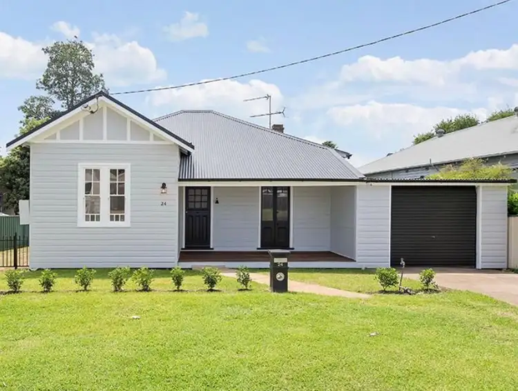 24 TURANVILLE AVENUE, Muswellbrook NSW 2333