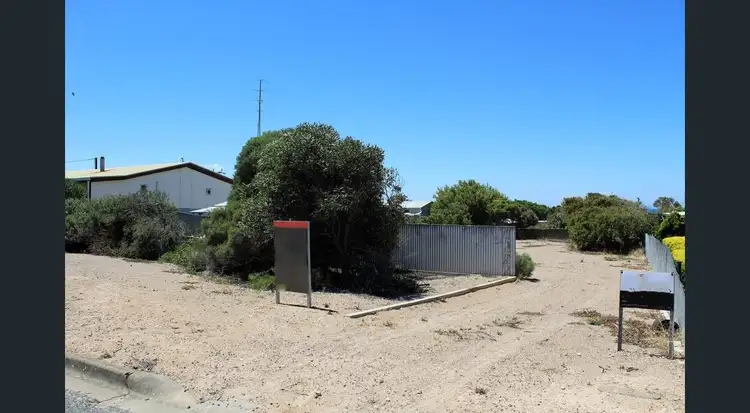 52 WALLIS STREET, Port Neill SA 5604