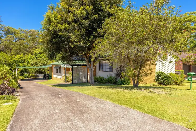 82 WATERMAN STREET, Old Bar NSW 2430