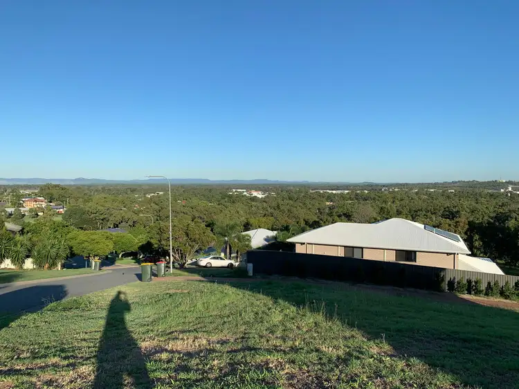 10 CONNEMARA DRIVE, Kawana QLD 4701