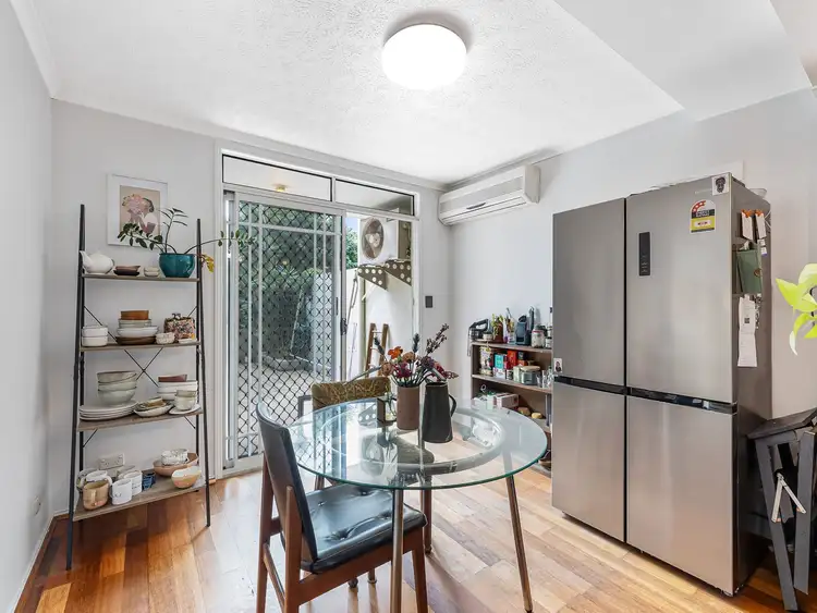 Sixth view of Homely unit listing, UNIT 2/9 BERGIN STREET, Milton QLD 4064
