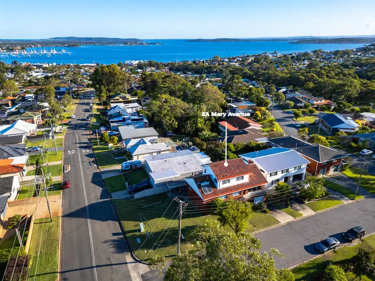 2A MARY AVENUE, Belmont NSW 2280