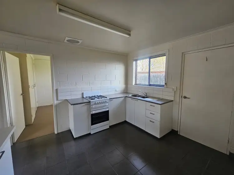 Sixth view of Homely unit listing, UNIT 1/80 BEAUCHAMP STREET, Kyneton VIC 3444
