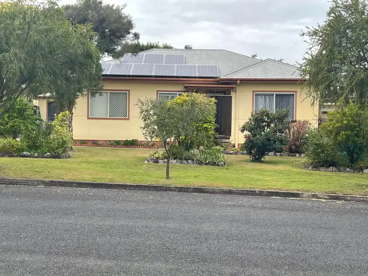 9 CHAPMAN STREET, Taree NSW 2430
