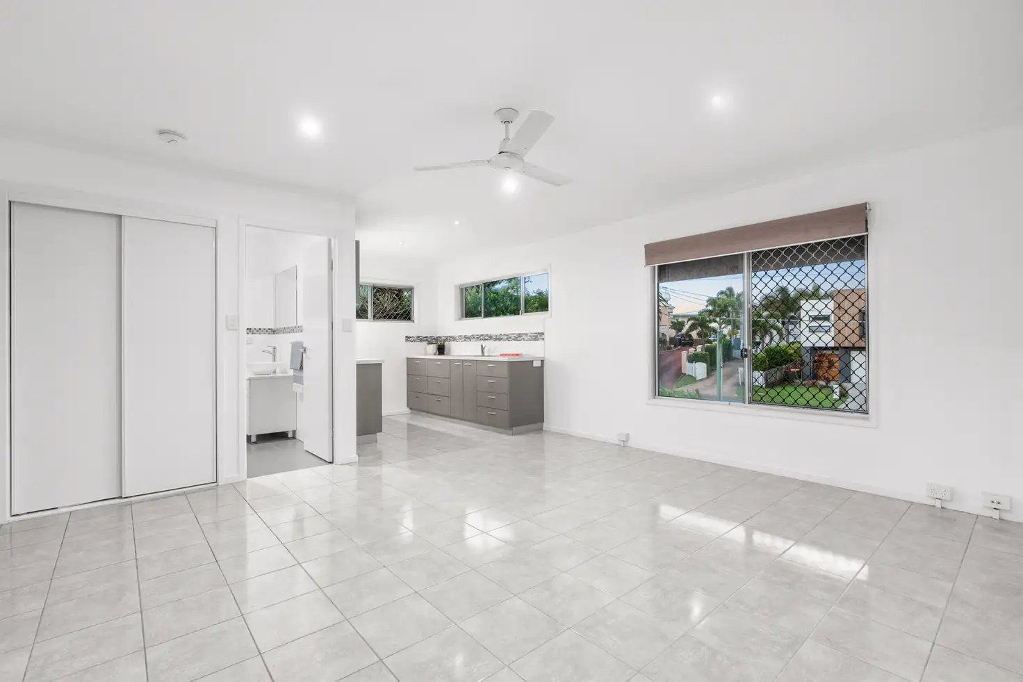 Main view of Homely unit listing, 19 OAKLEY STREET, Manly QLD 4179