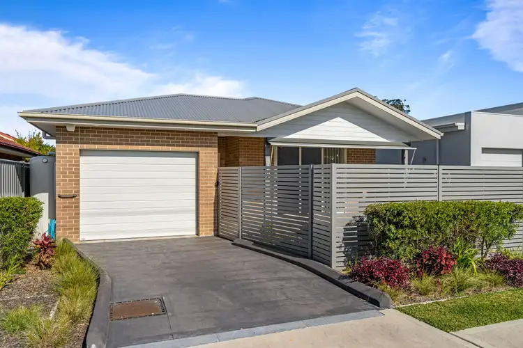 Third view of Homely villa listing, UNIT 1/28 KING STREET, Umina Beach NSW 2257
