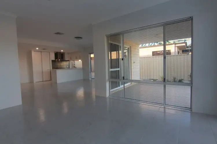 Sixth view of Homely house listing, 10 Yale Road, Thornlie WA 6108