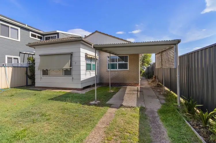 7 WILLIAMS STREET, Belmont South NSW 2280