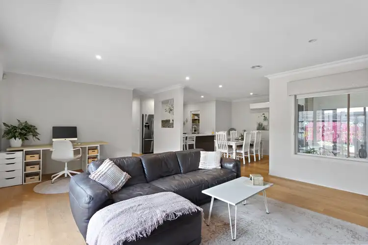 Fifth view of Homely house listing, 8 PASADENA CIRCUIT, Point Cook VIC 3030