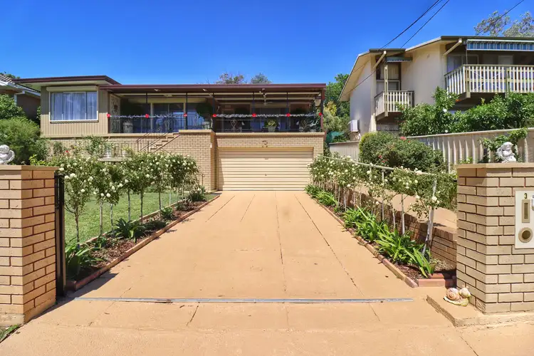 3 HENDERSON STREET, Cowra NSW 2794