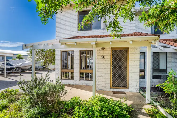 UNIT 20/35B Halls Head Parade, Halls Head WA 6210