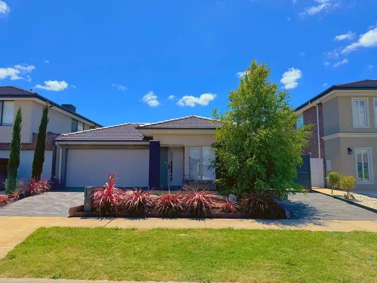 61 FENWAY BOULEVARD, Clyde North VIC 3978
