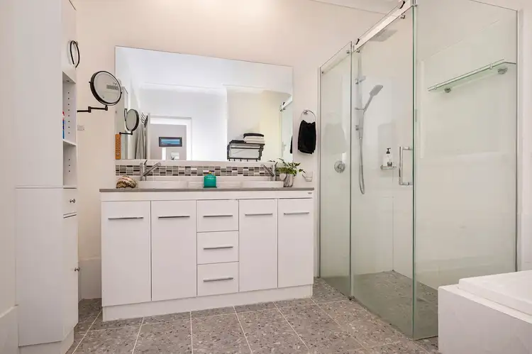 Fifth view of Homely house listing, 15 Nunnagine Circle, Roelands WA 6226