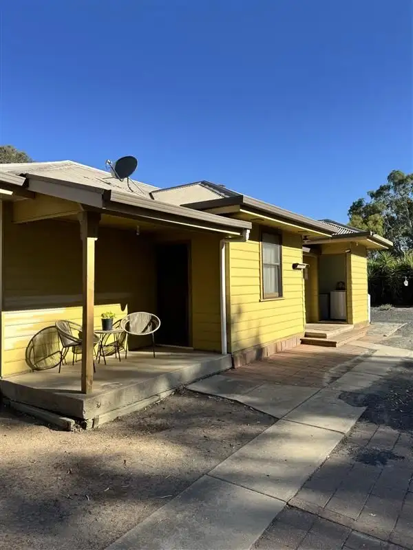 28 Railway Road, Great Western VIC 3374