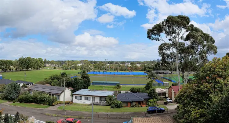 27 Gal Crescent, Moorebank NSW 2170