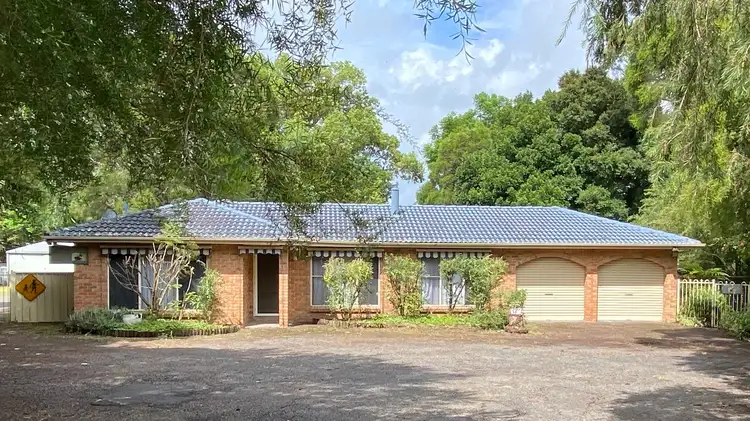 16 Lyndhurst Drive, Bomaderry NSW 2541