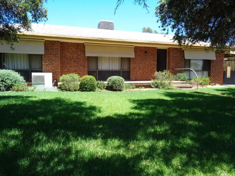 9 Iris Street, Gilgandra NSW 2827