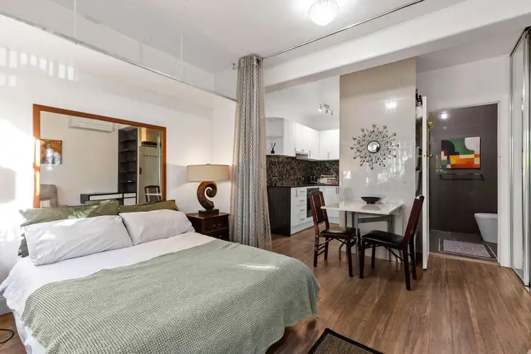 Main view of Homely studio listing, UNIT 1/42 WATERLOO CRESCENT, St Kilda VIC 3182