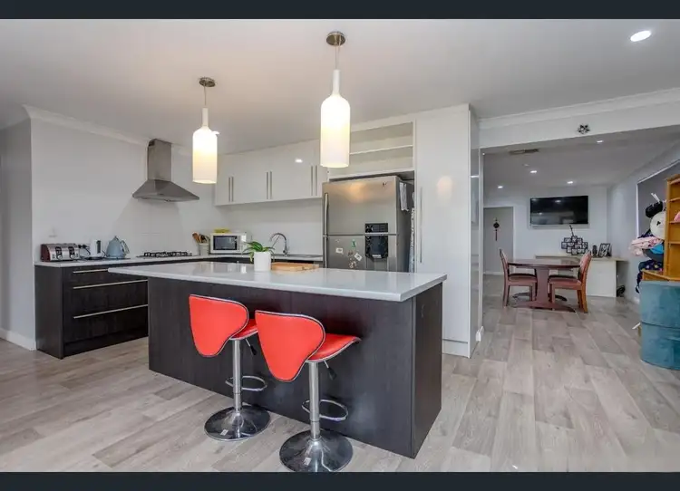 10 Becket Court, Camillo WA 6111