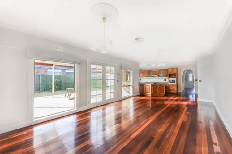 9 Esla Drive, Roxburgh Park VIC 3064