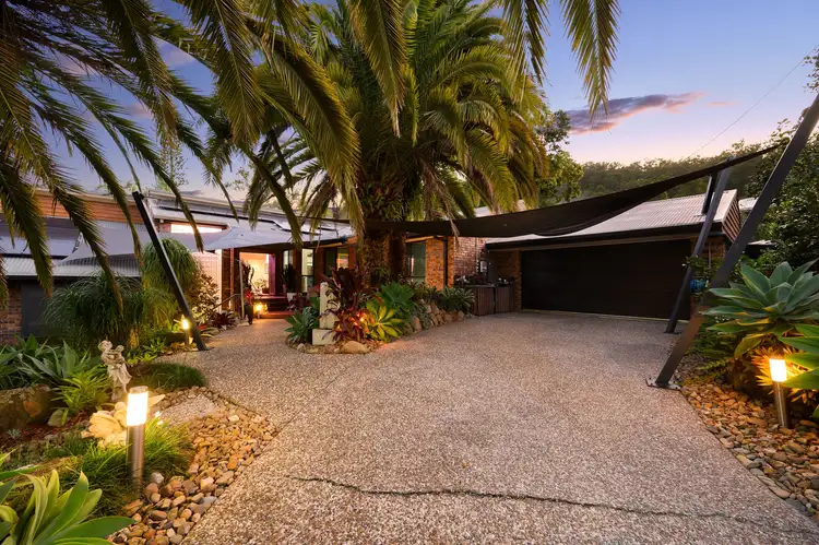 12 Wimbledon Way, Oxenford QLD 4210