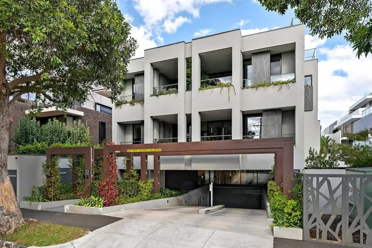 UNIT 17/26 WARLEIGH GROVE, Brighton VIC 3186