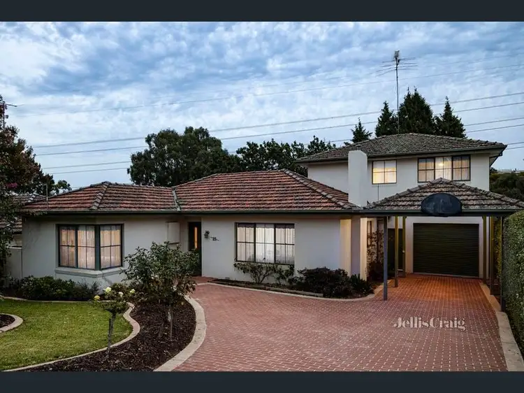 21 CLYDEBANK ROAD, Essendon West VIC 3040
