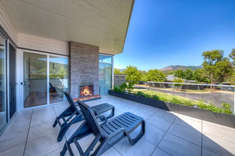 4 Mulligan Court, Bright VIC 3741