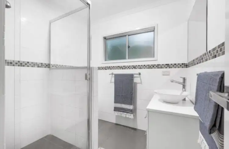 Third view of Homely unit listing, 19 OAKLEY STREET, Manly QLD 4179