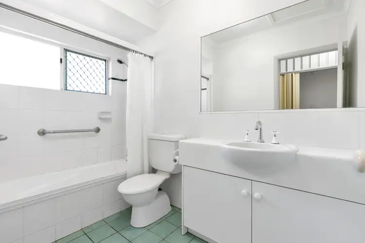 Fifth view of Homely villa listing, UNIT 60/101-109 Callum Street, Mooroobool QLD 4870