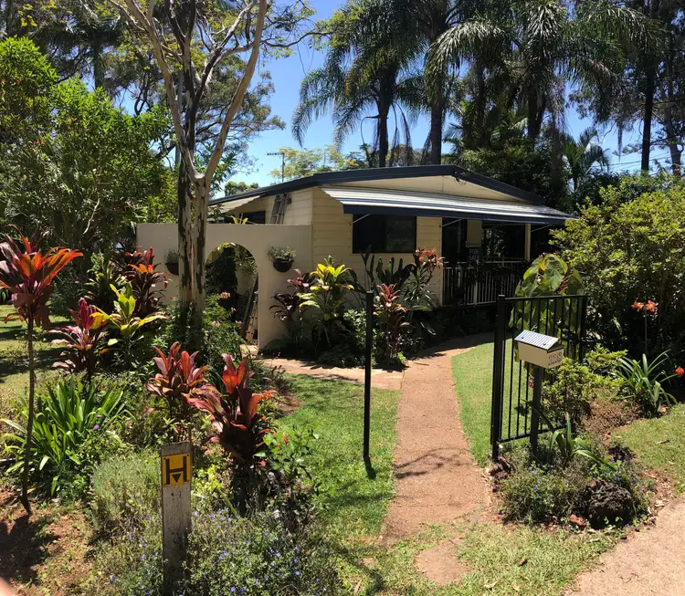 118 LUCAS DRIVE, Lamb Island QLD 4184