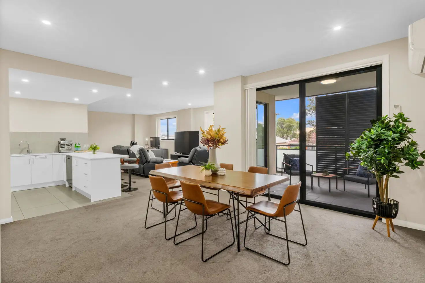 Main view of Homely unit listing, UNIT 39/75-83 Windsor Road, Northmead NSW 2152