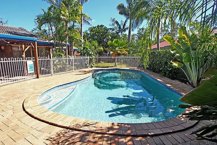 8 Crampton Court, Parkwood QLD 4214