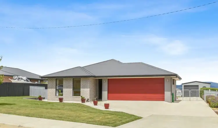 9 Nutt Street, Deloraine TAS 7304