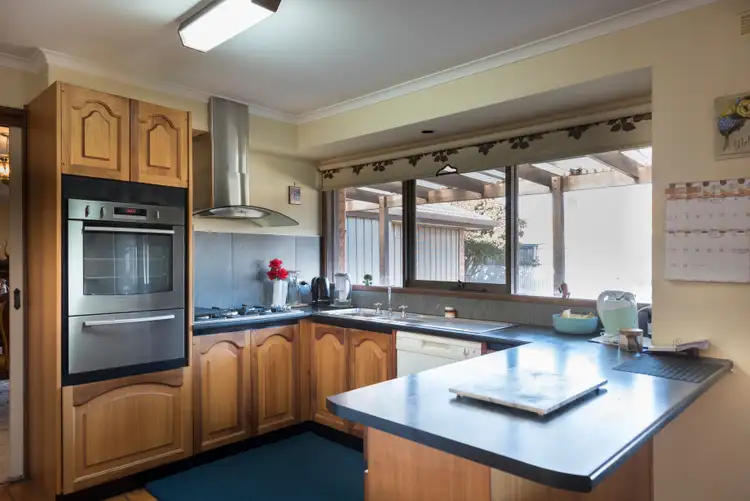 Sixth view of Homely house listing, 6 Windsor Crescent, Horsham VIC 3400