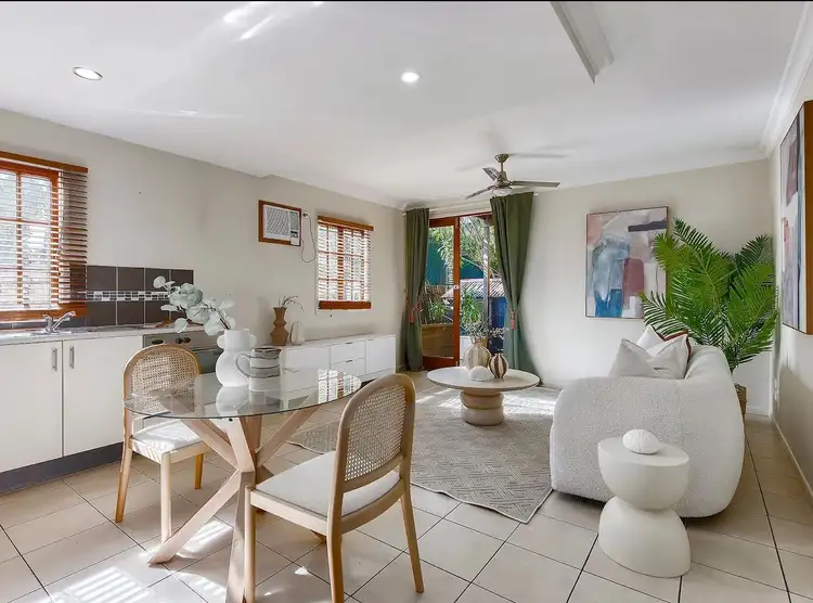 Main view of Homely house listing, 2/90 Cavendish Road, Coorparoo QLD 4151