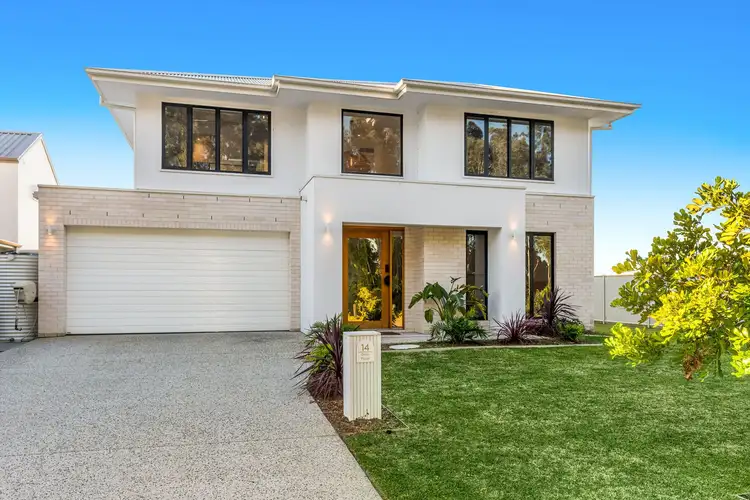 14 Della Pl, Yamba NSW 2464