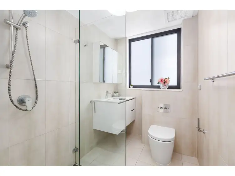 Third view of Homely apartment listing, 6/122 Raglan Street, Mosman NSW 2088