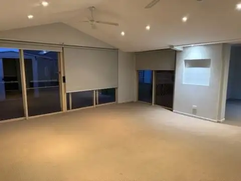 Fourth view of Homely house listing, 2 Plaistow Court, Cranbourne North VIC 3977