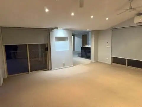 Fifth view of Homely house listing, 2 Plaistow Court, Cranbourne North VIC 3977