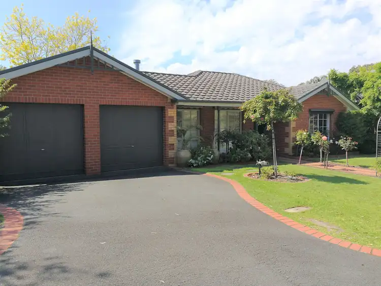2 Liberty Court, St Helena VIC 3088